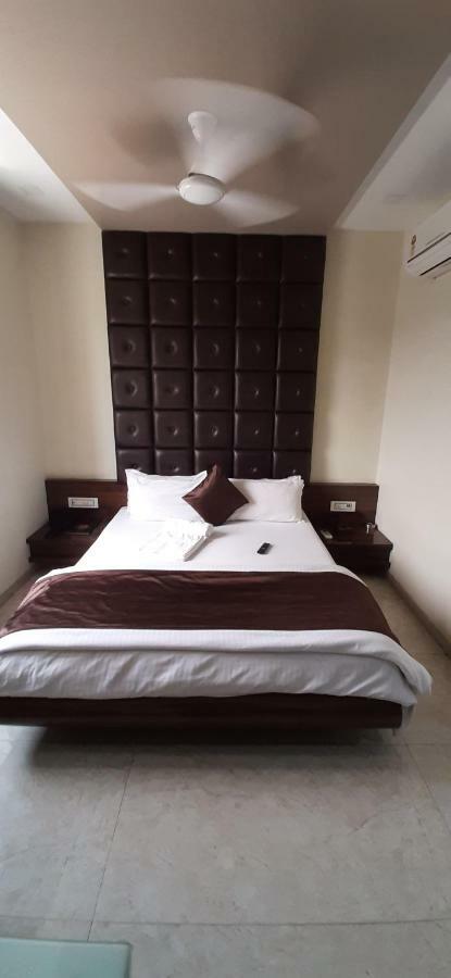 Hotel Shahi Darbar Navsari Exterior foto